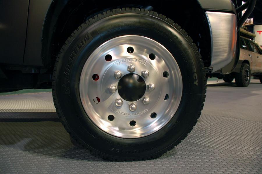  Toyota Tundra Diesel Dually Project Vehicle 2007 года  (фото 4 из 13)